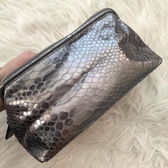 Guess Clutch Bag - Picture 2 of 6